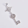 Colgante grande de 53mm Nudo de la Bruja con Medalla de San Benito central, fabricado en plata de ley 925 pulida, joyería de protección Aura Plena.