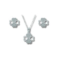 Conjunto de pendientes y colgante de Trébol en Plata 925 rodiada con circonitas blancas en pavé. Propiedades hipoalergénicas y brillo duradero. Amuleto de suerte. Envío 48/72h.