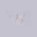 Conjunto de tres corazones de Cuarzo Blanco mostrando diferentes grados de transparencia y opacidad típicos del mineral natural