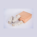 Caja kraft sostenible con 3 varitas de Salvia Blanca para quemar. Kit de limpieza espiritual y purificación de espacios.