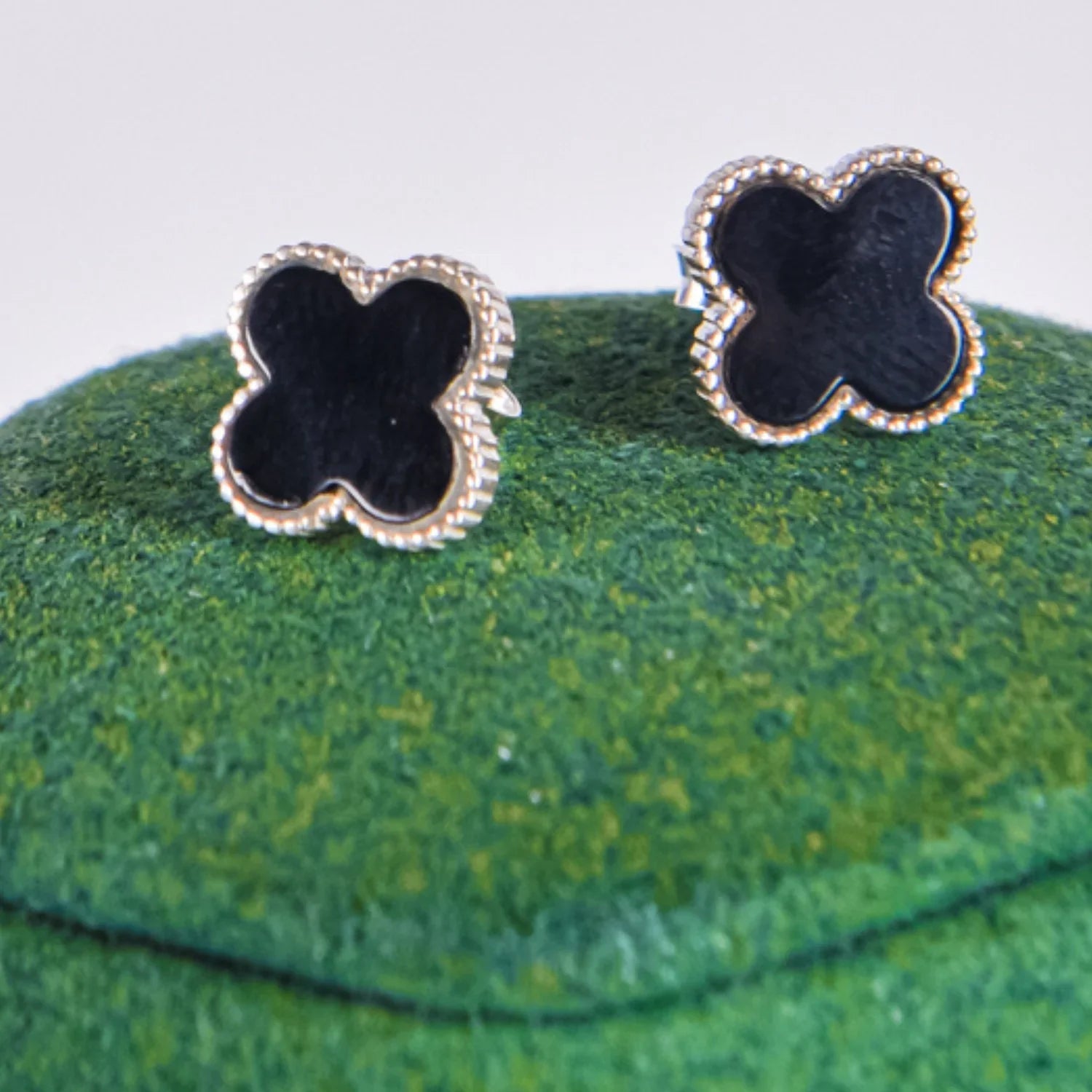 Pendientes trébol onix en plata 925